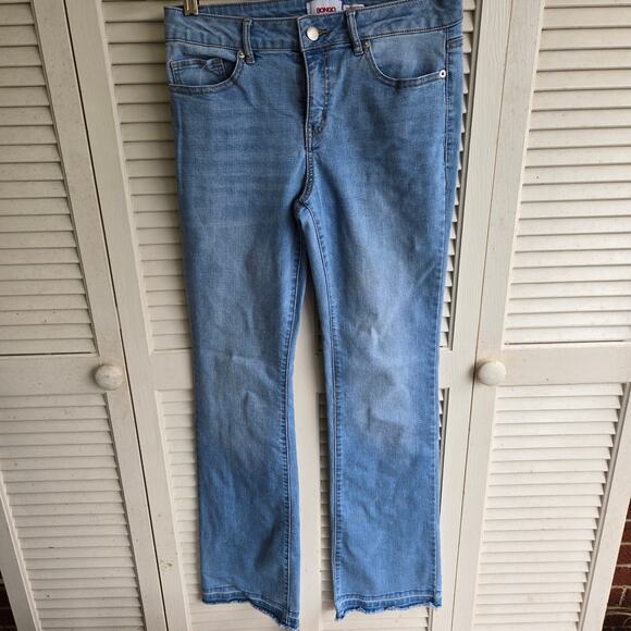 Bongo Jeans Boot Cut Size 10 -32 in Inseam Light Wash Raw Hem - Picture 1 of 13